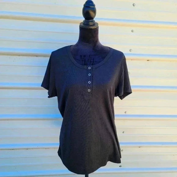 NWOT Women's RB5842 Black Snap Stretch Polyester T-Shirt Plus 2XL XXL - Picture 1 of 8